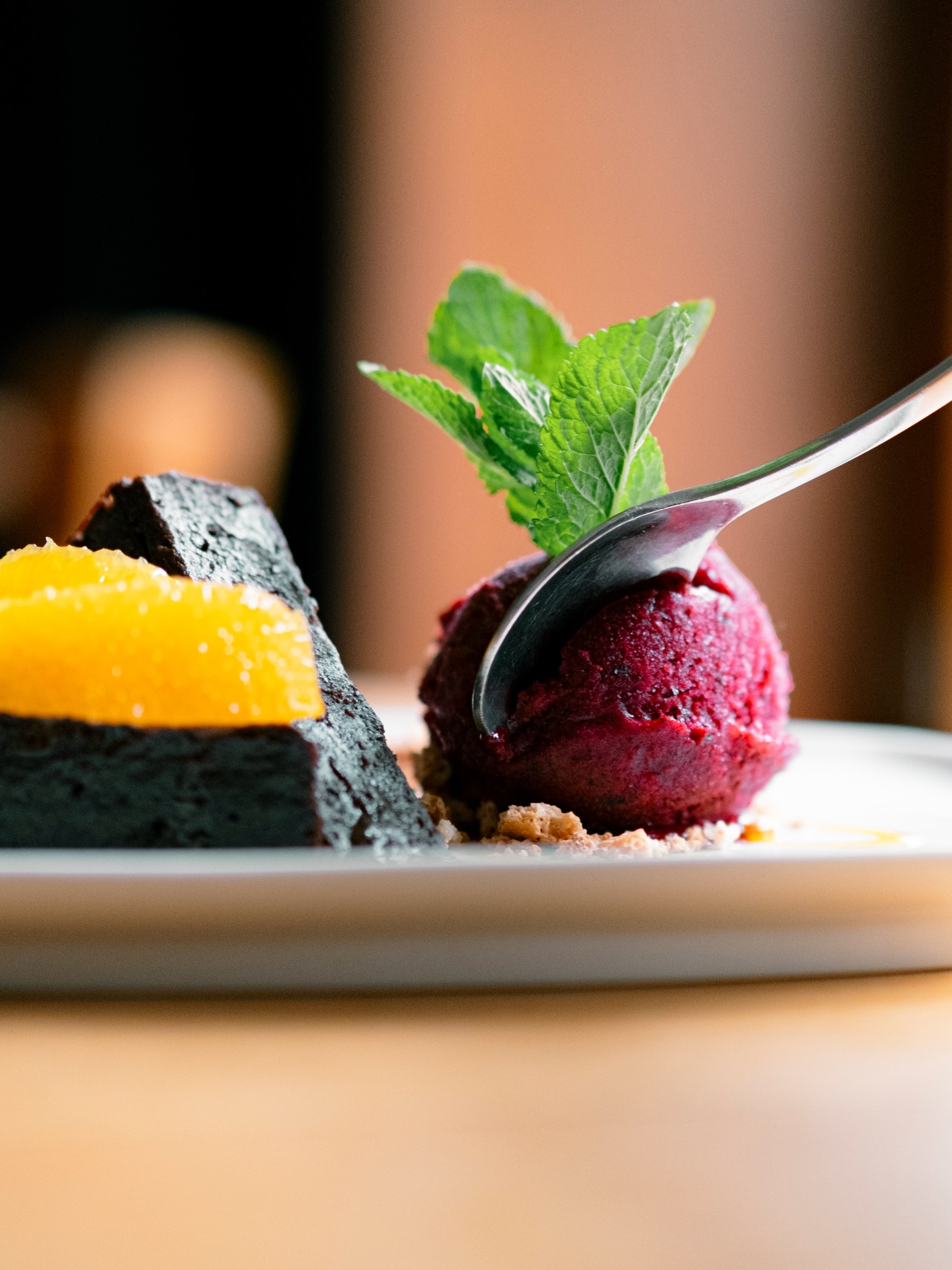 Mousse-Dessert mit Granatapfel